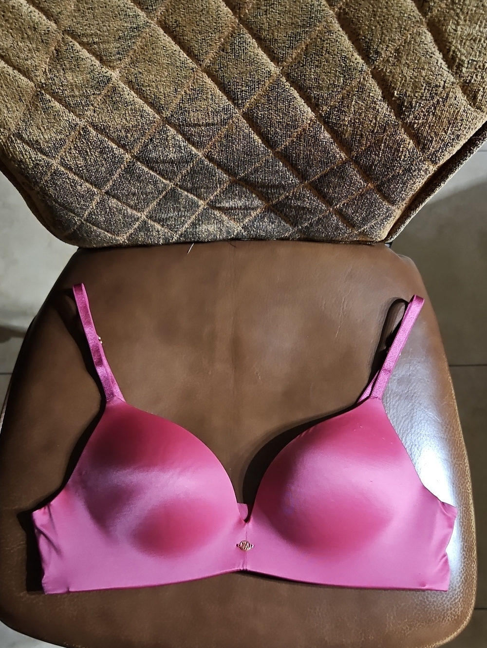 Victoria's Secret So Obsessed Smooth Wireless Push Up Bra Lined Padded Pink